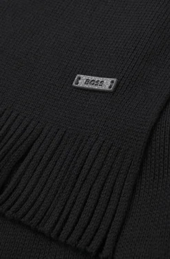 Strickschal aus Schurwolle mit Logo-Detail
