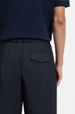 Tapered-Fit Hose aus waschmaschinenfestem Performance-Stretch-Gewebe