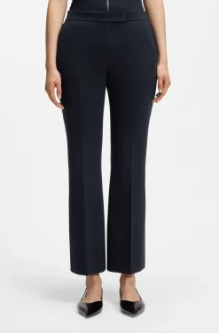 Verkürzte Flared-Fit Hose aus knitterfreiem Stretch-Gewebe