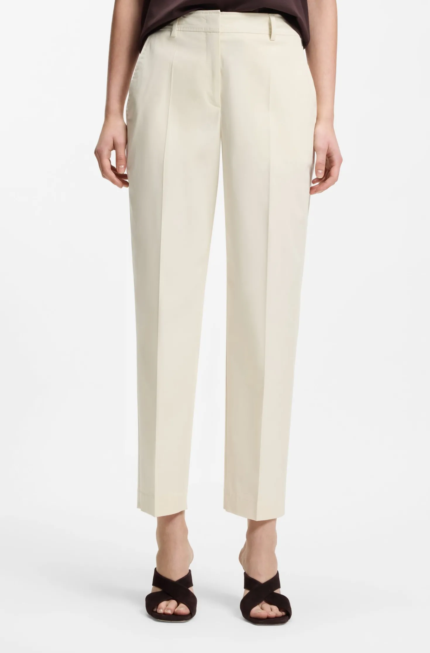 Verkürzte Tapered-Fit Hose aus elastischer Baumwolle